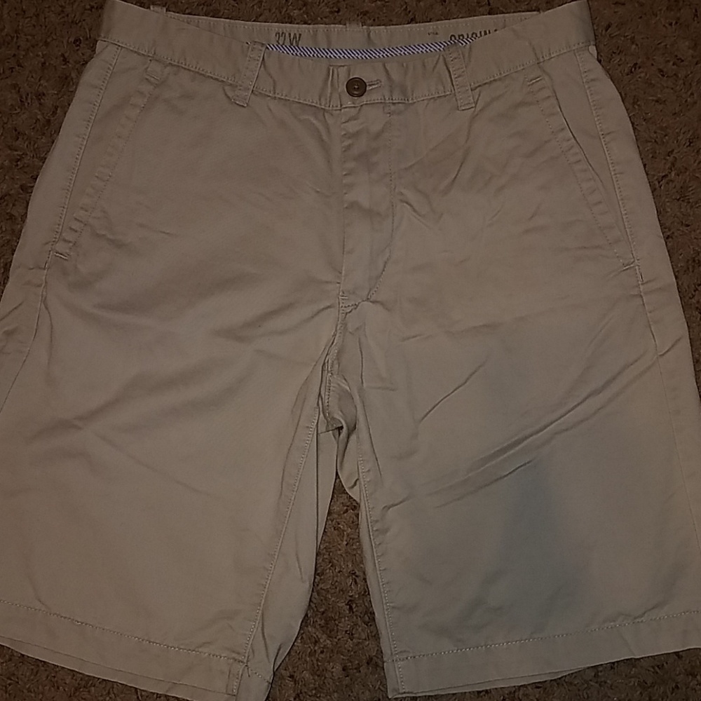 Men's Gap khaki shorts